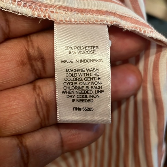 🌺Express Lg Classic Safari Style Pinstriped Blouse - Picture 17 of 17